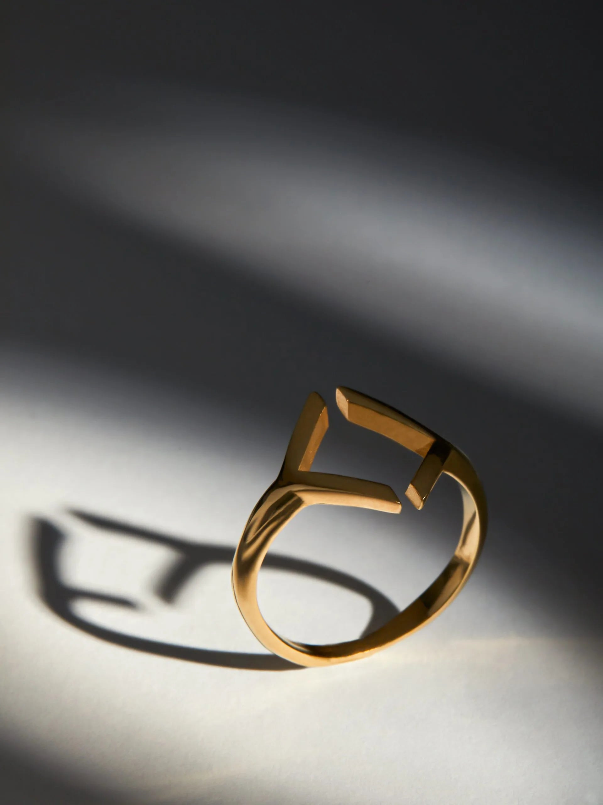 THE RHOMBUS RING
