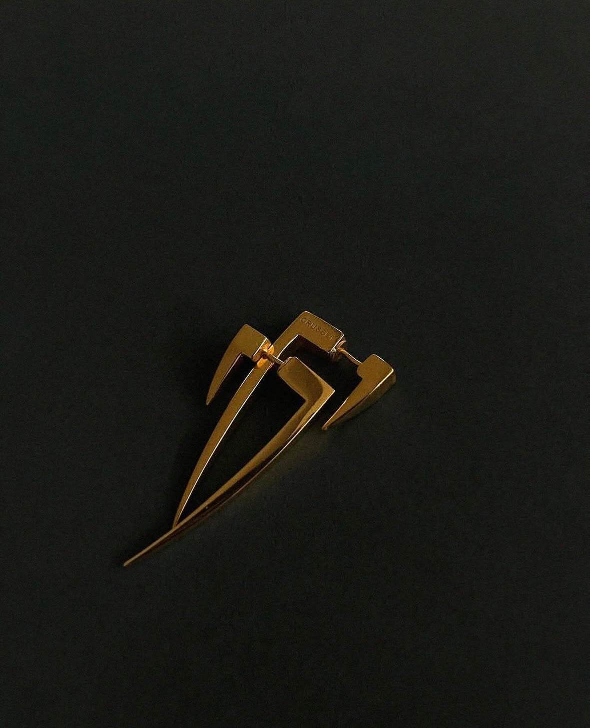 THE CLINCH EARRINGS