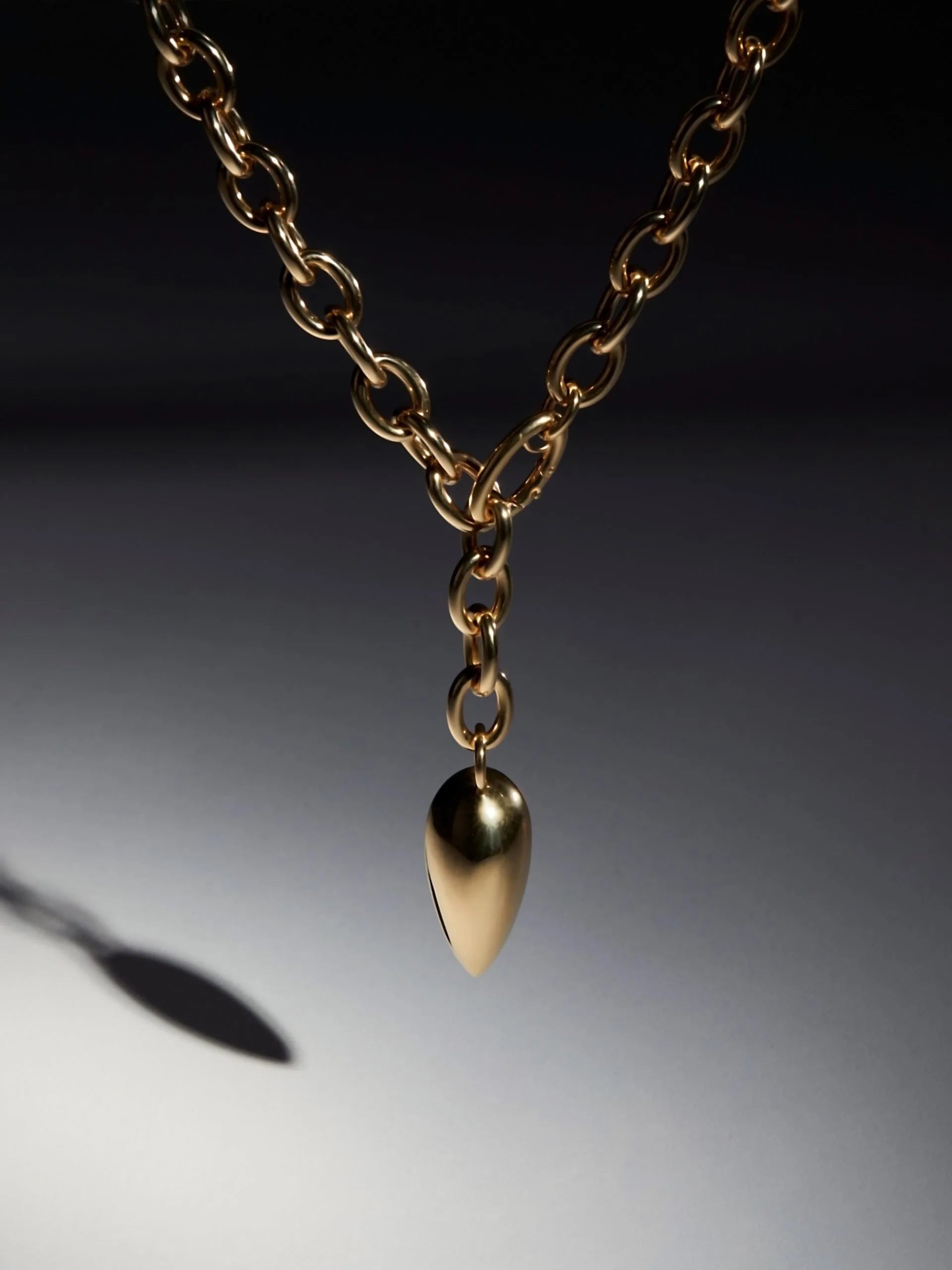 THE HOOK NECKLACE